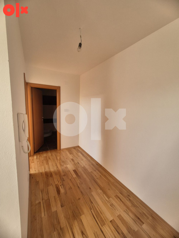 Troiposoban stan 103m2 - početak Lauša 16