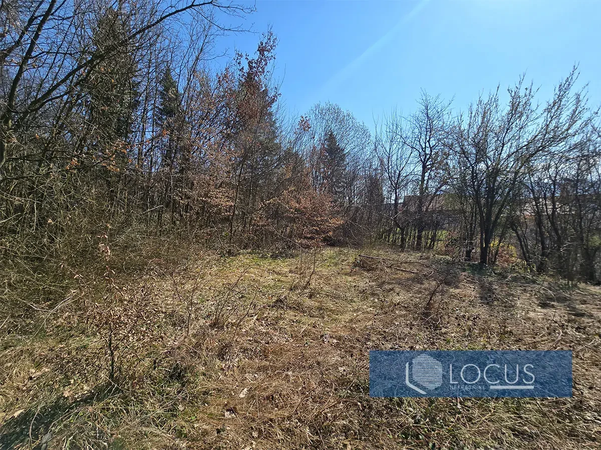 LOCUS: Atraktivna parcela 1.579m2, Gladno Polje, Ilidža 4