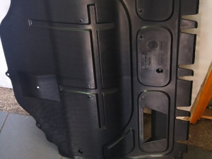 Zaštita plastika motora Golf 6
