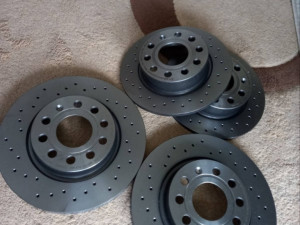 Audi a3 golf 5 seat kocioni disk Brembo original buseni