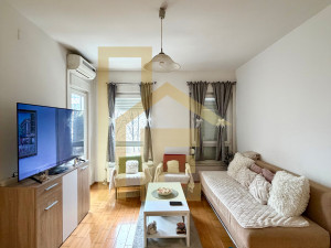 Na prodaju komforan dvosoban stan, podnožje Starčevice