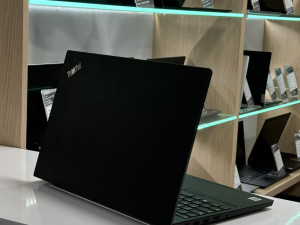 Laptop Lenovo ThinkPad E15; Intel i5 10210u; 32GB RAM; 256GB SSD