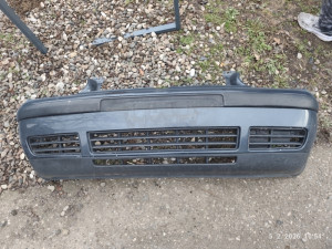 Prednji branik Golf 4