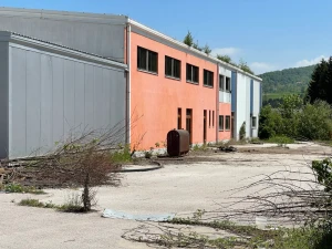 Poslovni objekat i zemljište u poslovnoj zoni Turbe