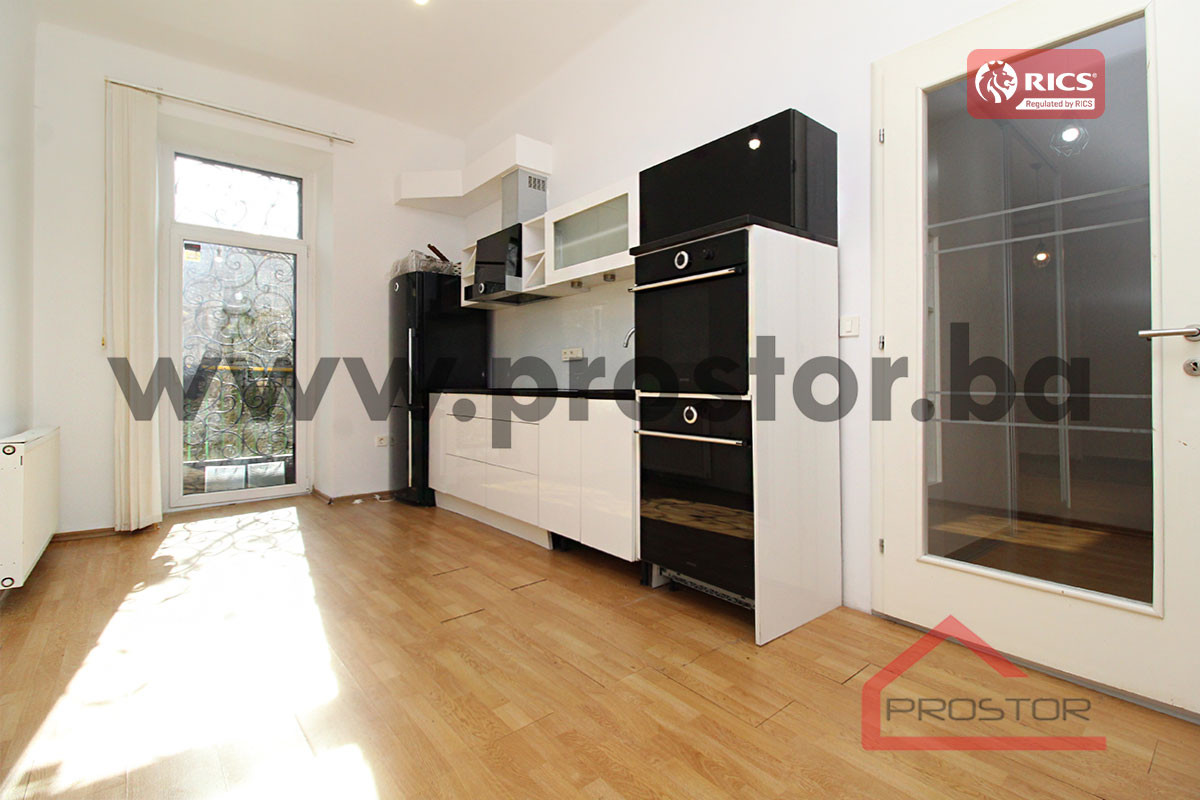 PROSTOR prodaje: Trosoban stan, 91m2, Centar 12