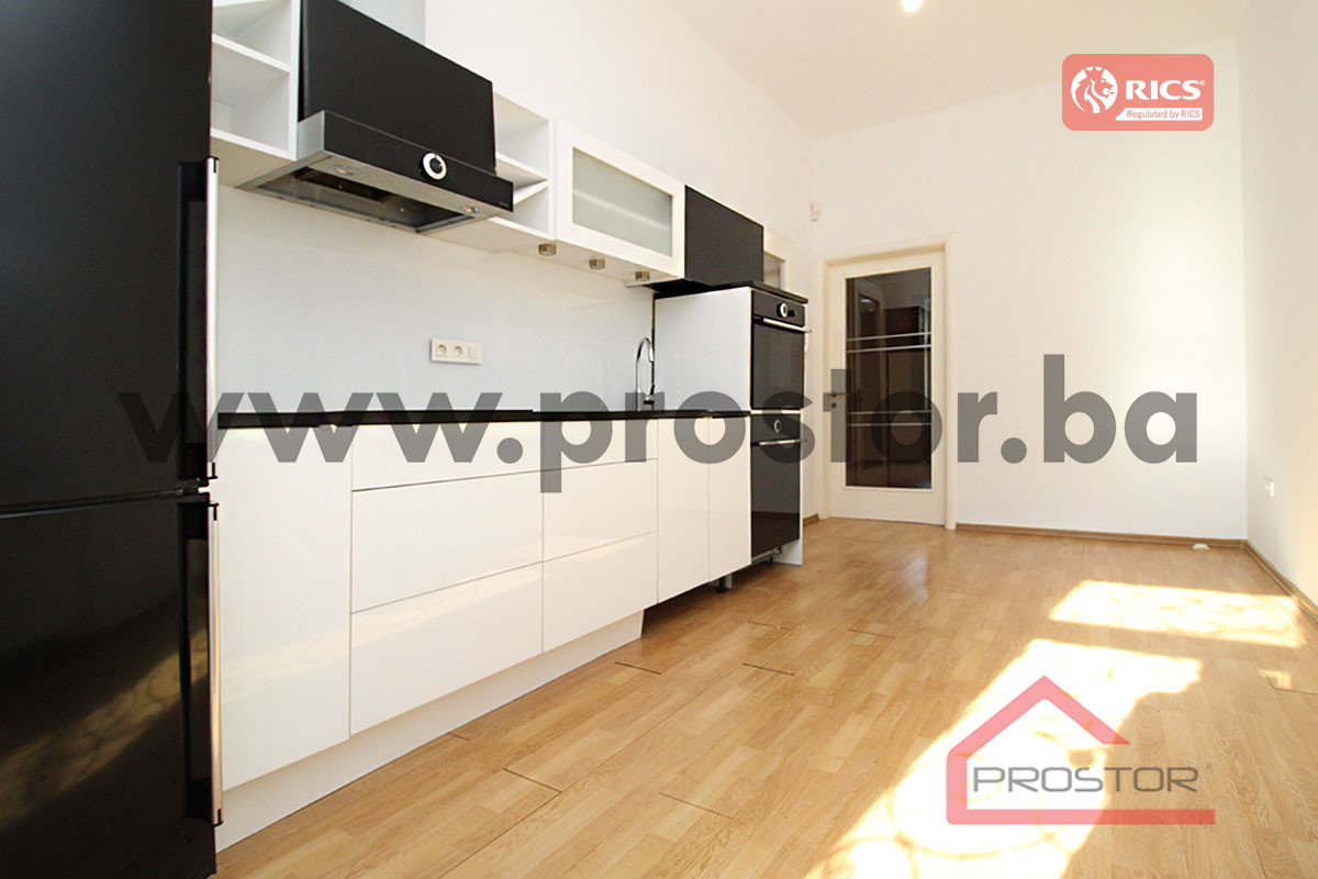 PROSTOR prodaje: Trosoban stan, 91m2, Centar 13