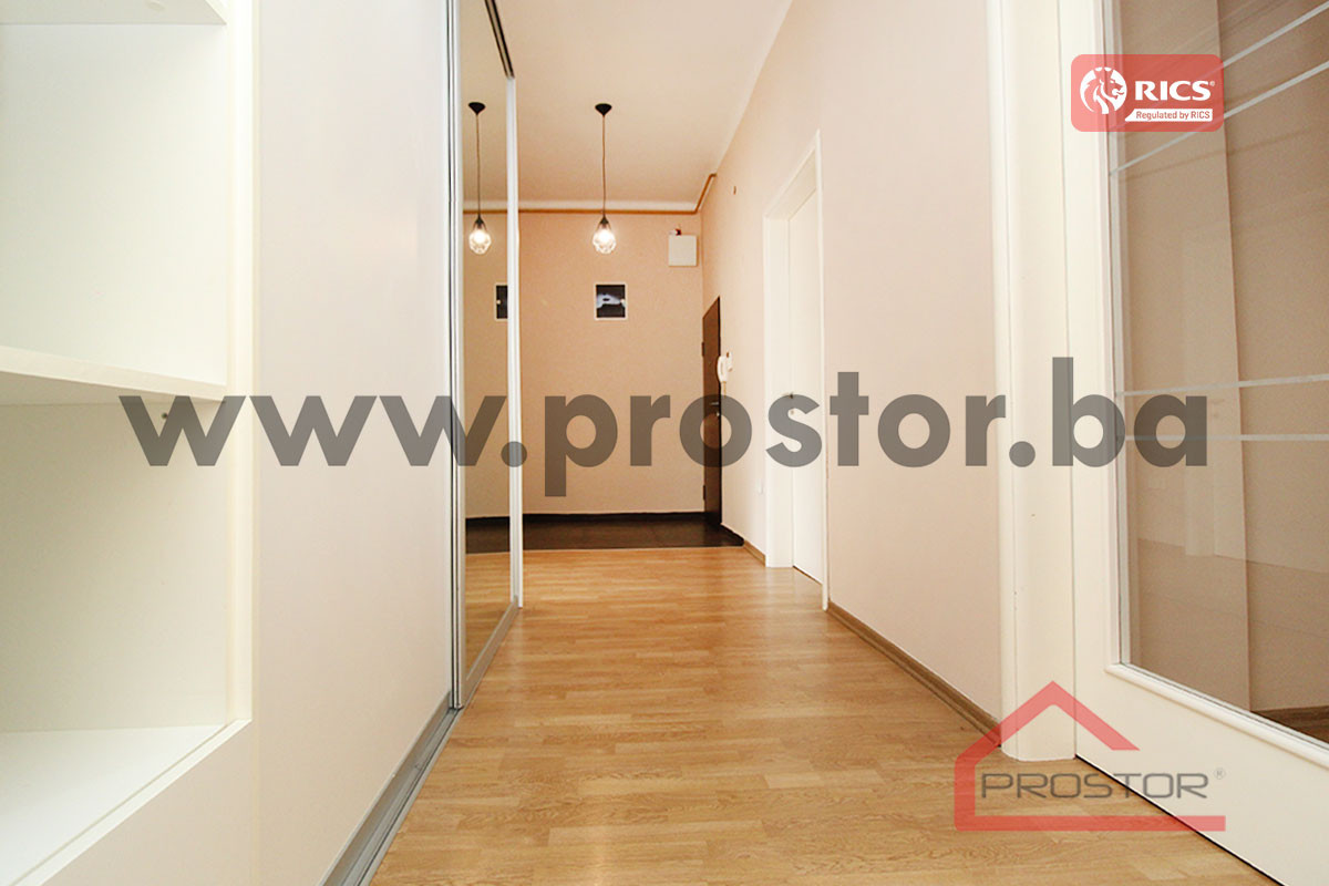 PROSTOR prodaje: Trosoban stan, 91m2, Centar 17