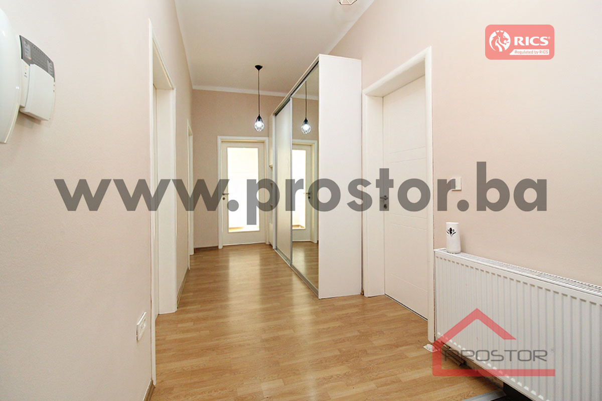 PROSTOR prodaje: Trosoban stan, 91m2, Centar 18