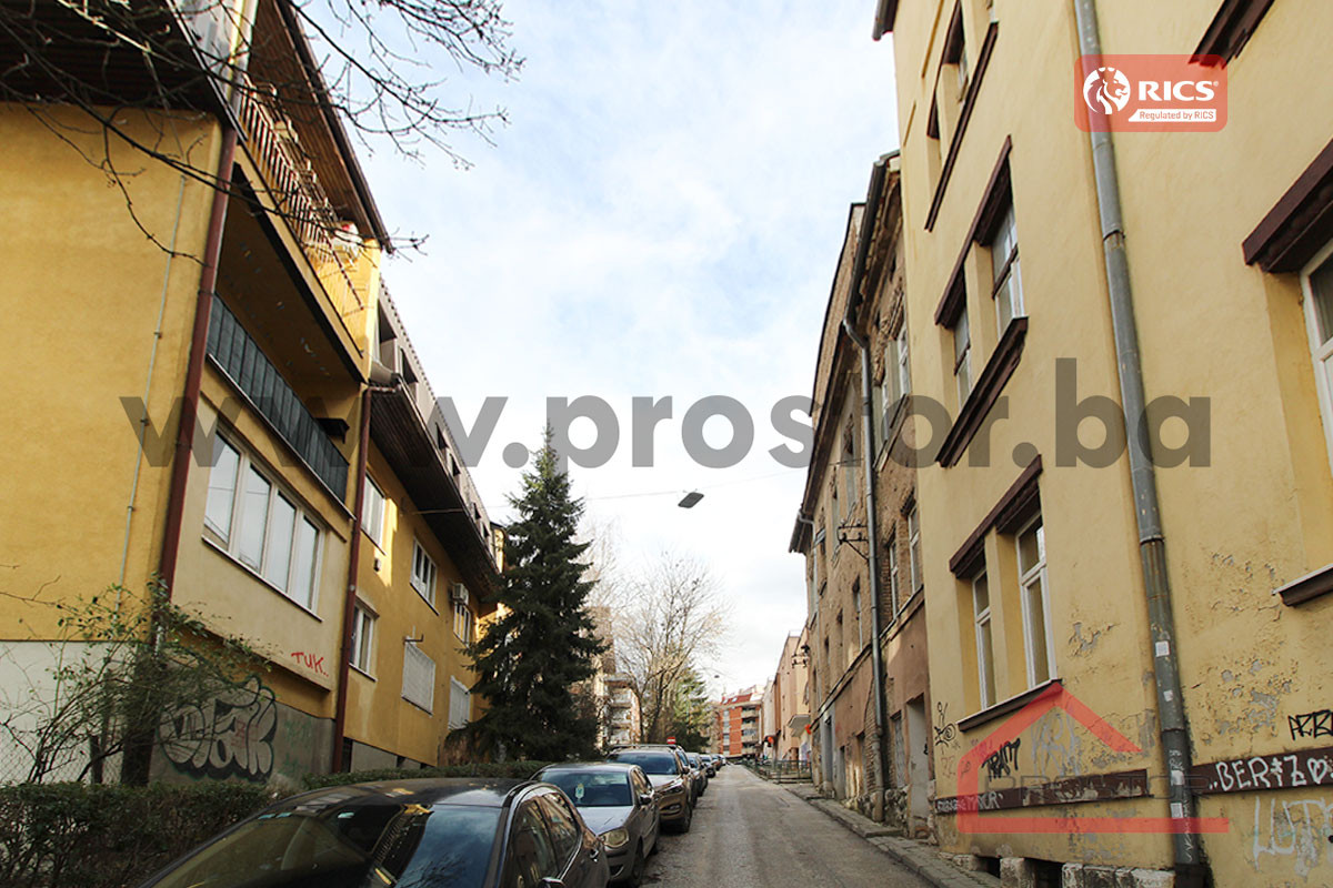 PROSTOR prodaje: Trosoban stan, 91m2, Centar 19