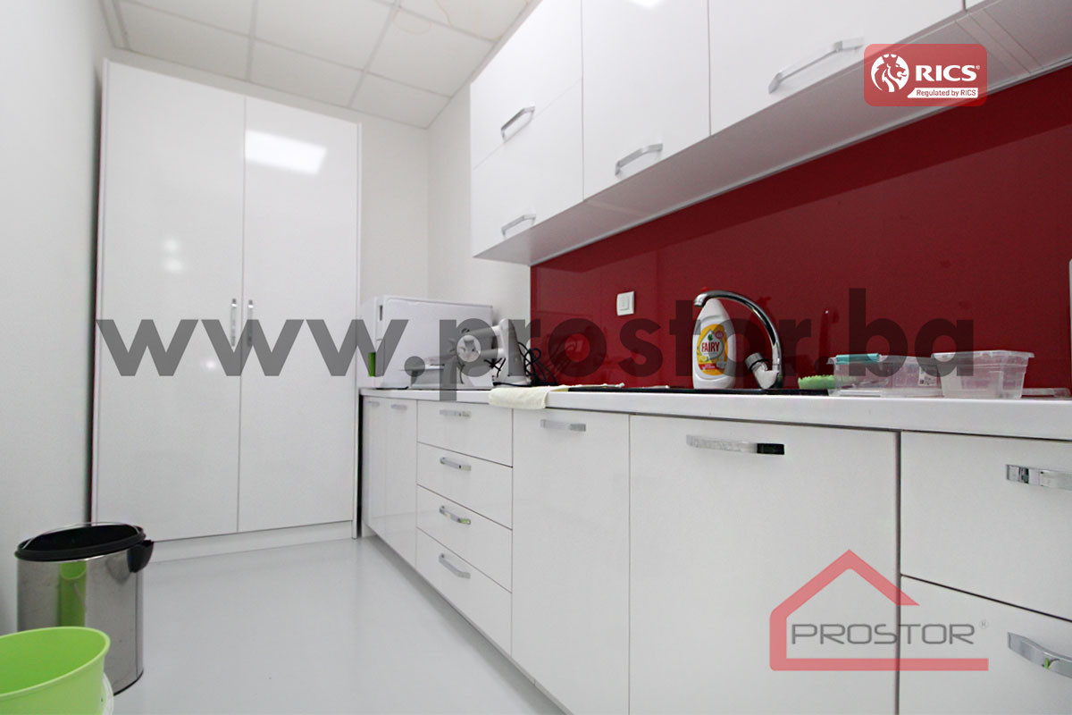 PROSTOR izdaje: Poslovni prostor, 95m2, Stup 3
