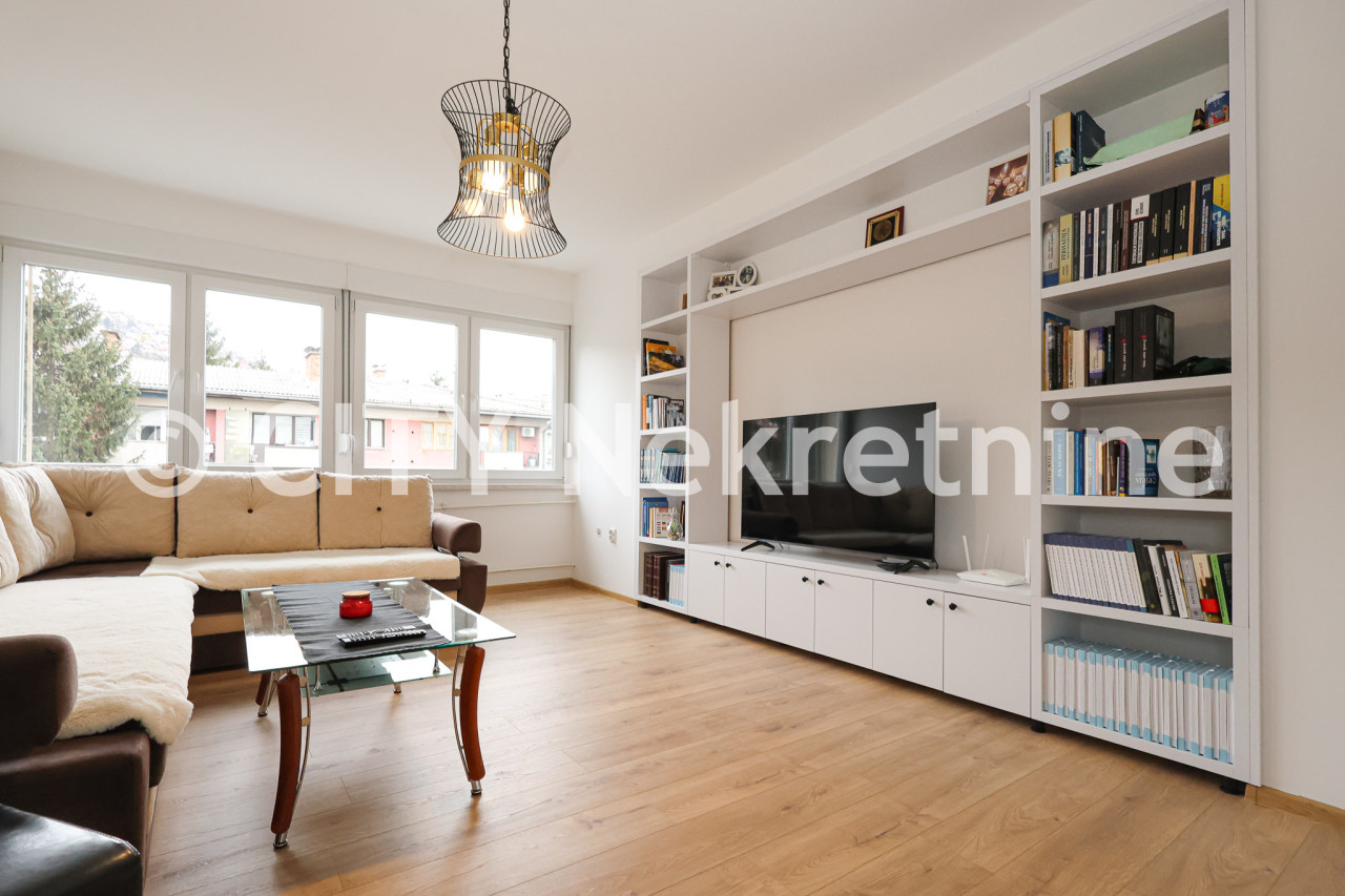 Dvosoban adaptiran stan - Centar - Koševo - 65 m2