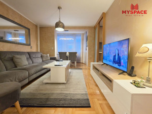 MY SPACE/ Stan sa garazom/ Cengic Vila/ RENOVIRAN/ 57(61)m2