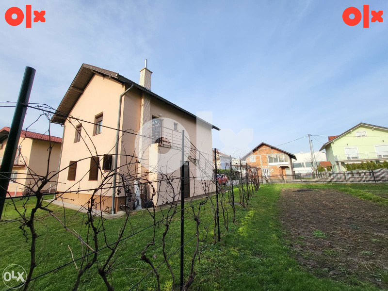 Kuća Laktaši, 180m2, extra lokacija, plac 1.000 m2 2