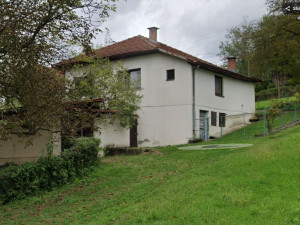 Pridjel Gornji - kuća sa zemljištem i pomoćnim objektima