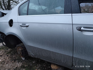 Zadnja desna vrata Passat 7 limuzina