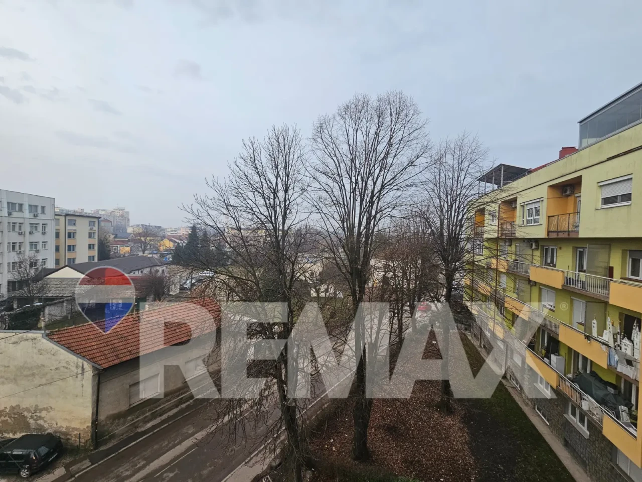 Odličan dvosoban stan u centru 5