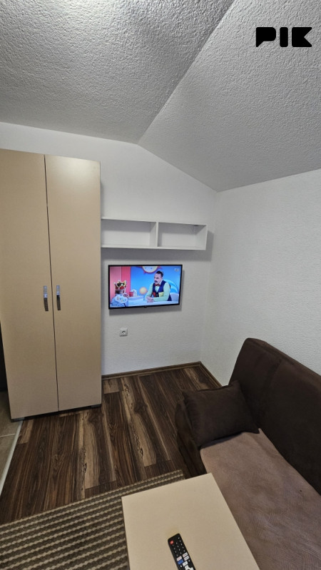 GARSONJERA 18m2 namjestena 450m od OMEGE I 100m od slatine