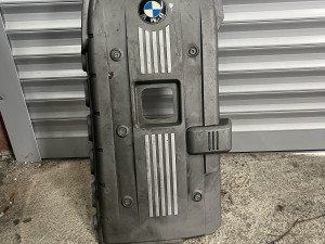 Poklopac motora bmw e90 e91 n52 e60 e61