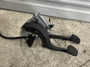 Cilindar kvacila podpedalni bmw e90 e91 e60 e61