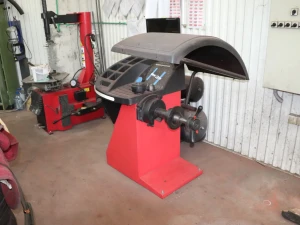 Mašina za balansiranje i montažu guma 4000 KM + PDV