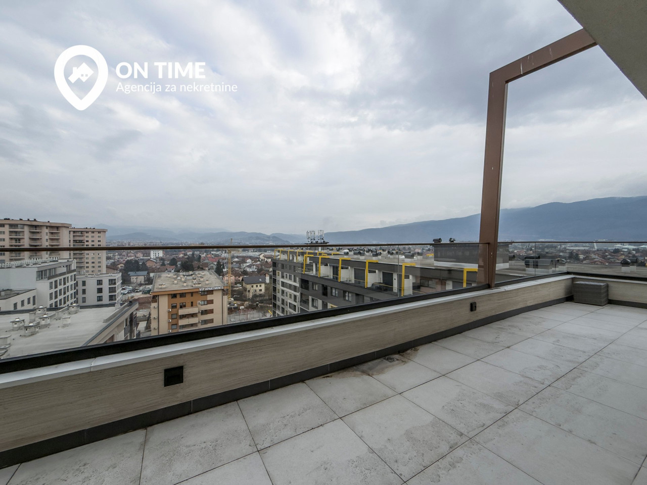 ON TIME prodaje: Luksuzan Penthouse Bulevar 122m2 10