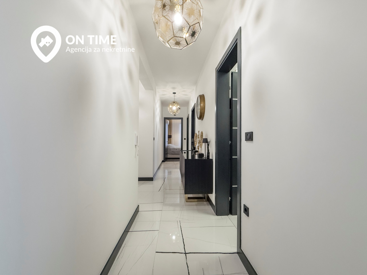 ON TIME prodaje: Luksuzan Penthouse Bulevar 122m2 11