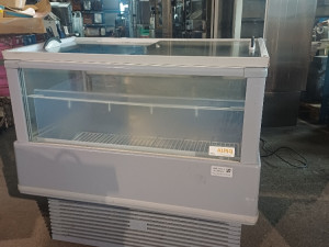 ZAMRZIVAC ZA TRGOVINU