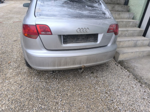 Zadnji gepek Audi a4