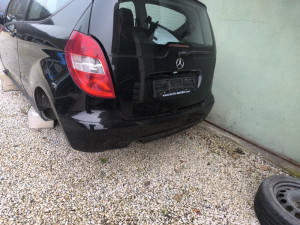Zadnji branik mercedes a