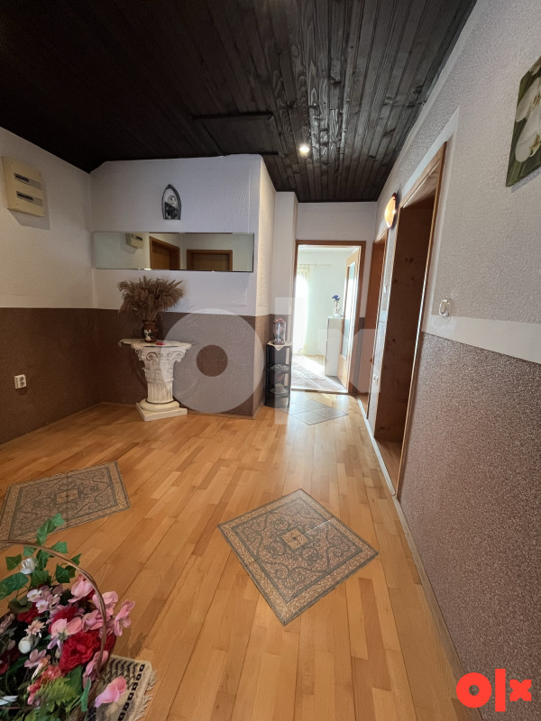 Iznajmljivanje drugog sprata Kuce Lukavac Stan 75m2