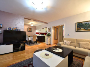 Trosoban stan/ Breka/ Centar/ Sarajevo/ 80m2