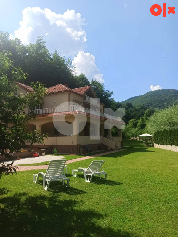 Luksuzna vila na imanju od 3000 m2 Kanton Sarajevo