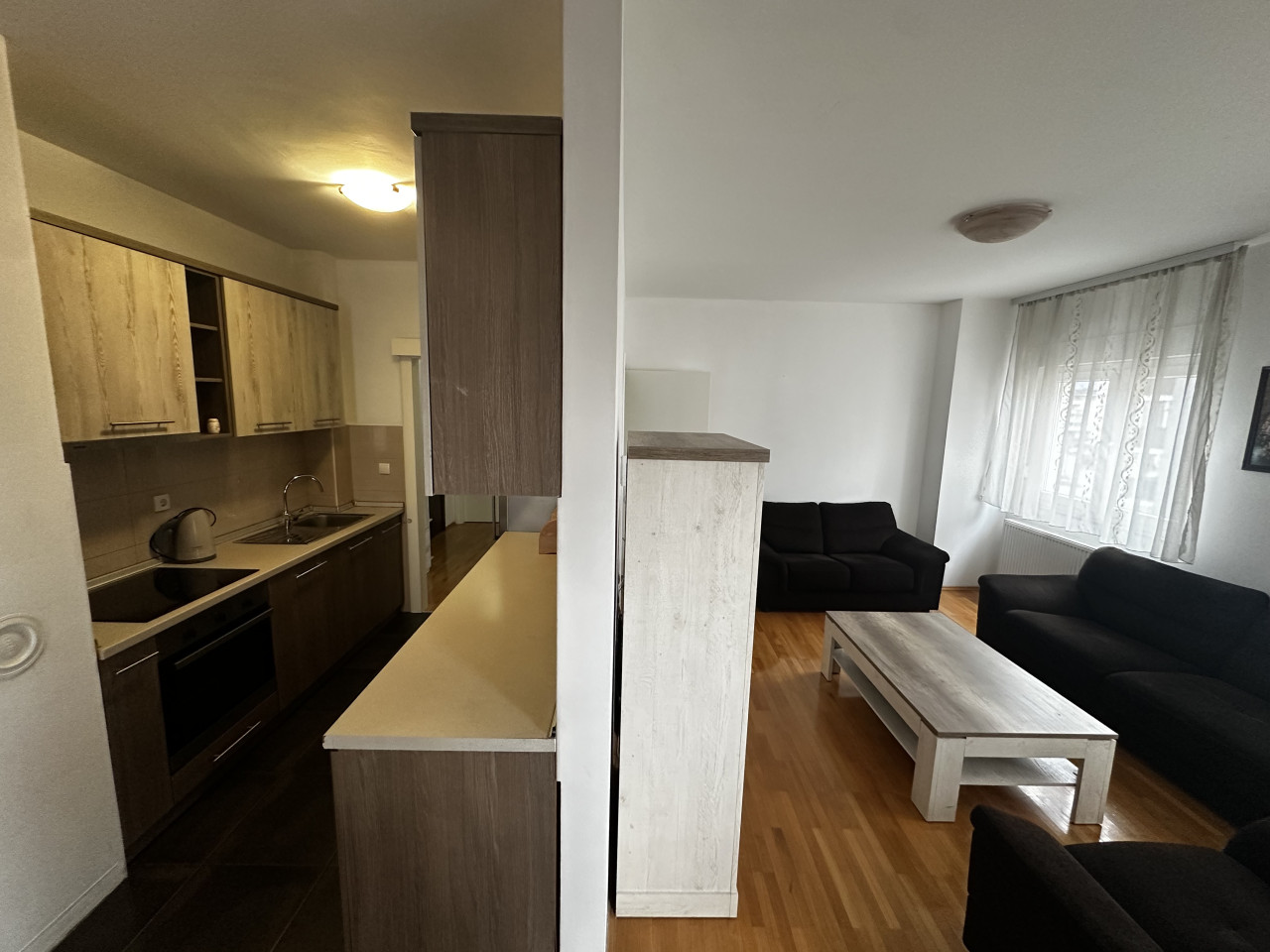 Trosoban stan kod Everesta sa garažom - 77 m2 6