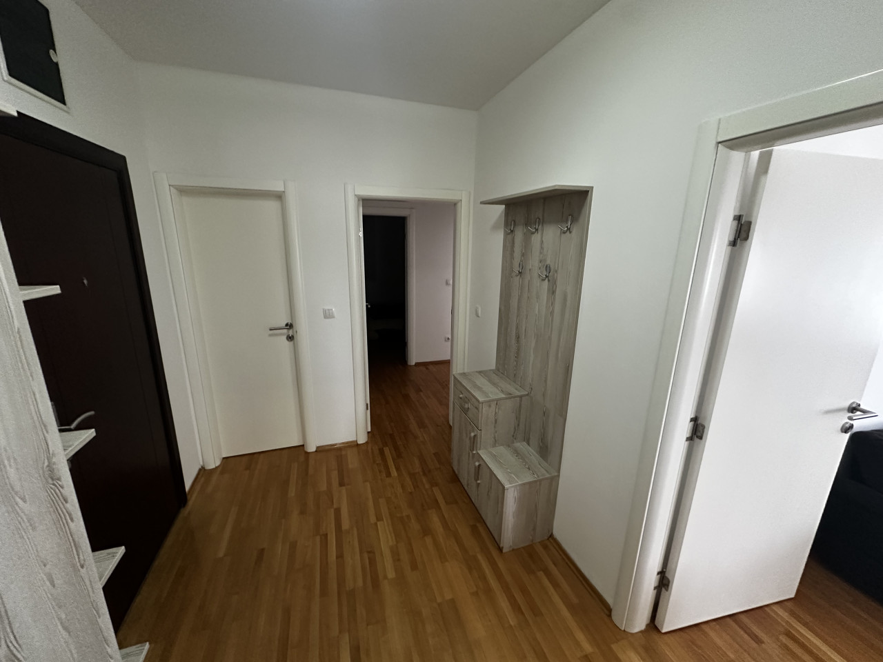 Trosoban stan kod Everesta sa garažom - 77 m2 14