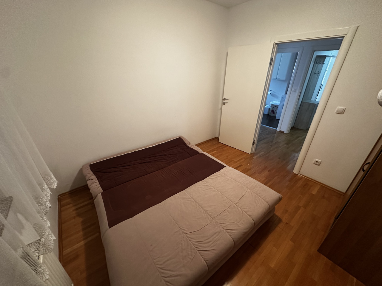 Trosoban stan kod Everesta sa garažom - 77 m2 22