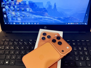 IPHONE 17 PRO MAX ORANGE 2TERABAJTA NOVO 0 CIKLUSA GARANCIJA