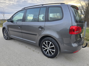 VW TOURAN 1.6 TDI 105ks *DSG* 2013 God.         Tek Uvezen *NAVI*