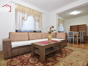 Trosoban stan u privatnoj kući, 75m2 / Otoka, Novi Grad