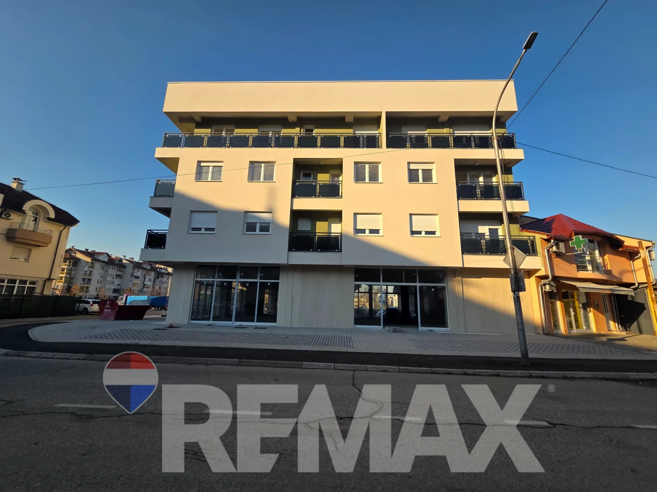 Nov prostor 398m2 open space, 11 parking mjesta 3
