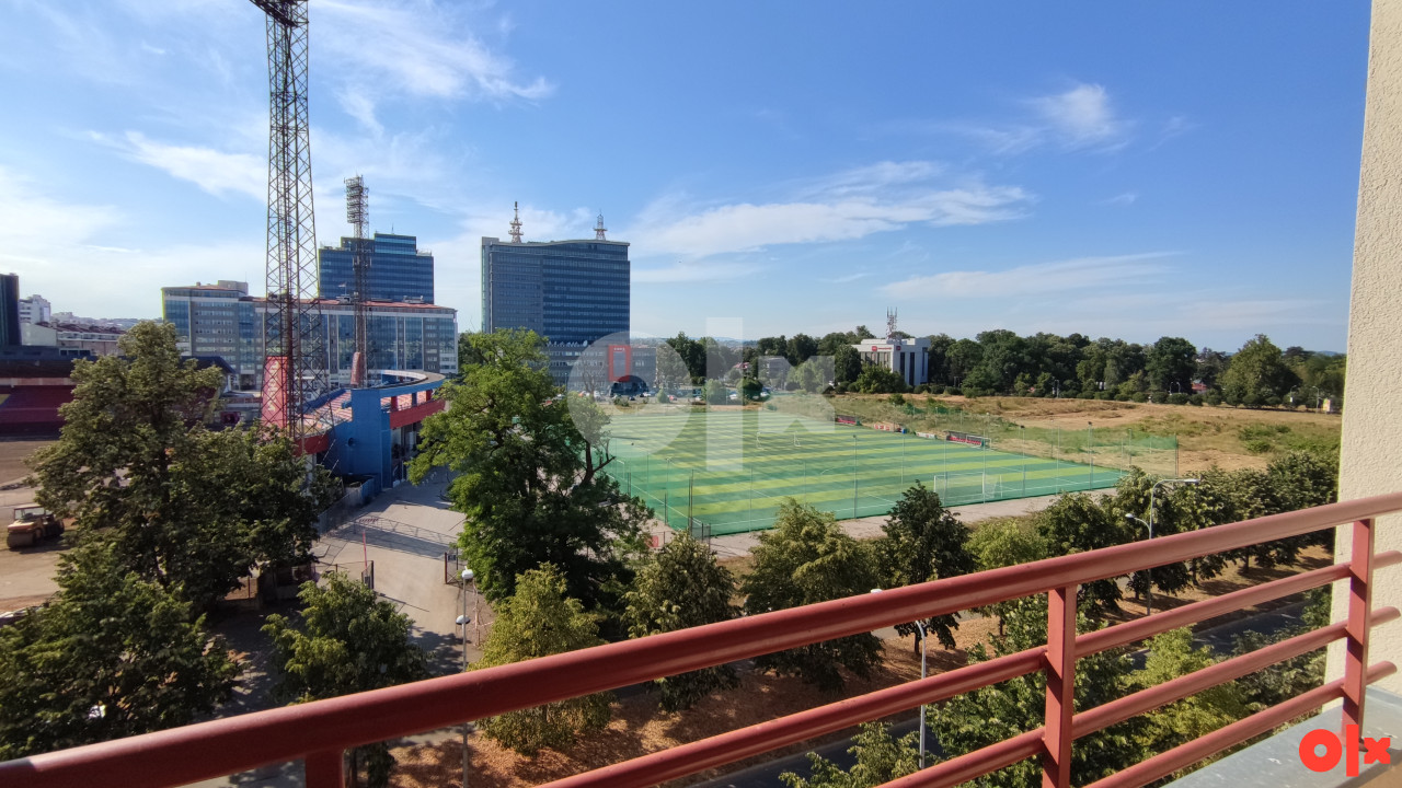 Izdaje se dvosoban stan kod Gradskog stadiona