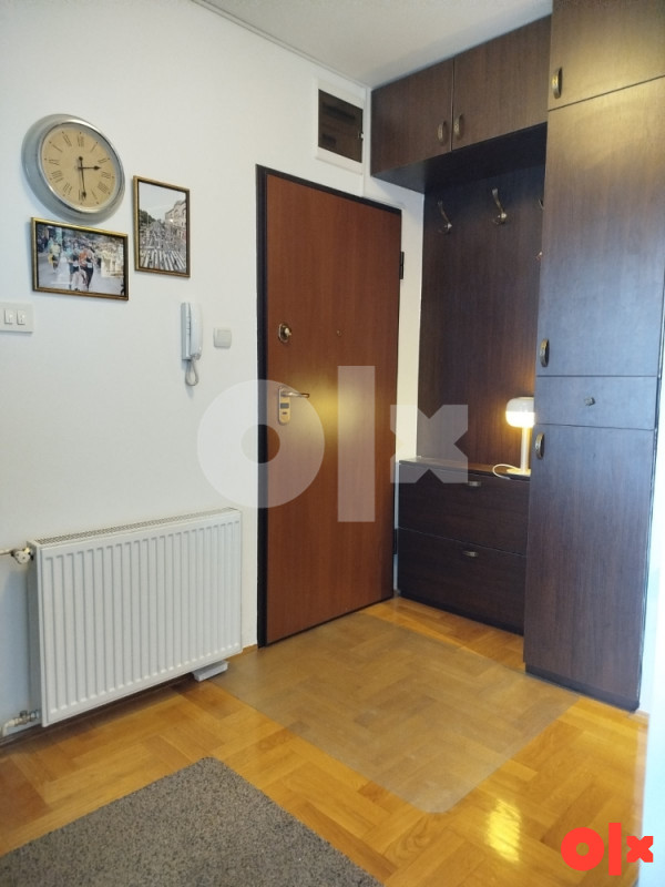 Namješten stan 44m2,balkon,lift,garažno mjesto, naspram parka 2