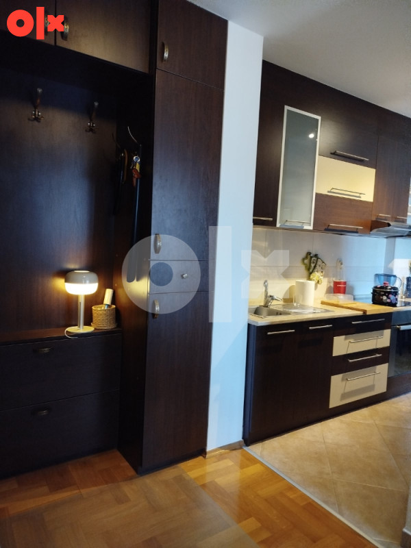 Namješten stan 44m2,balkon,lift,garažno mjesto, naspram parka 3