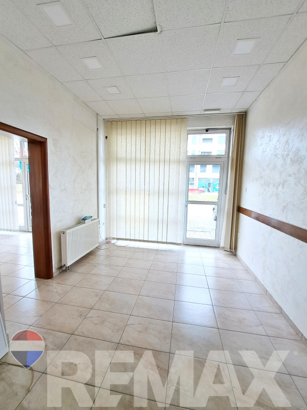 Poslovni prostor 127m2 + 3 parking mjesta | Kozarska ulica