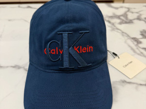 *CALVIN KLEIN* Kapa/Kačket