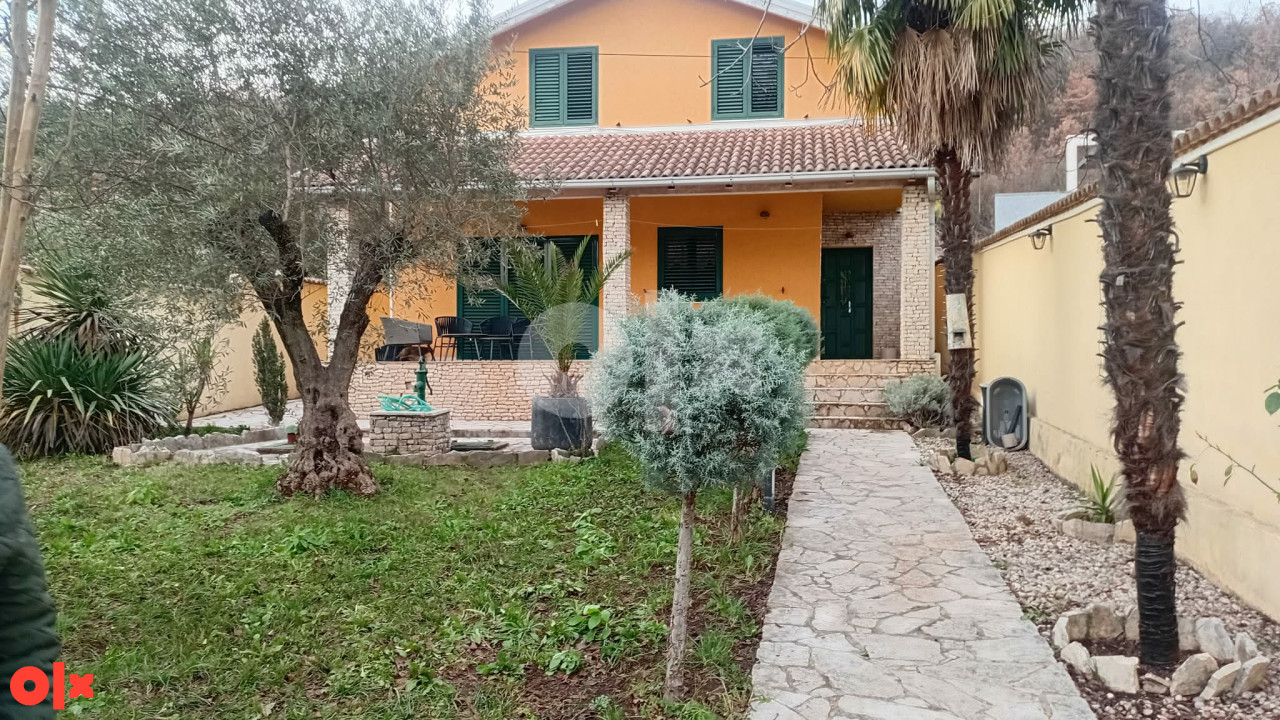 Kuća Buna - vila sa bazenom na prestiznoj adresi 2