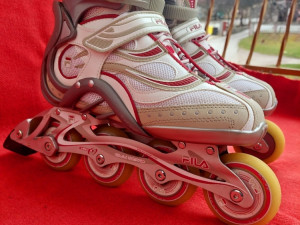 ROLE ROSLE ROLERI  38-39  F I LA  silikon