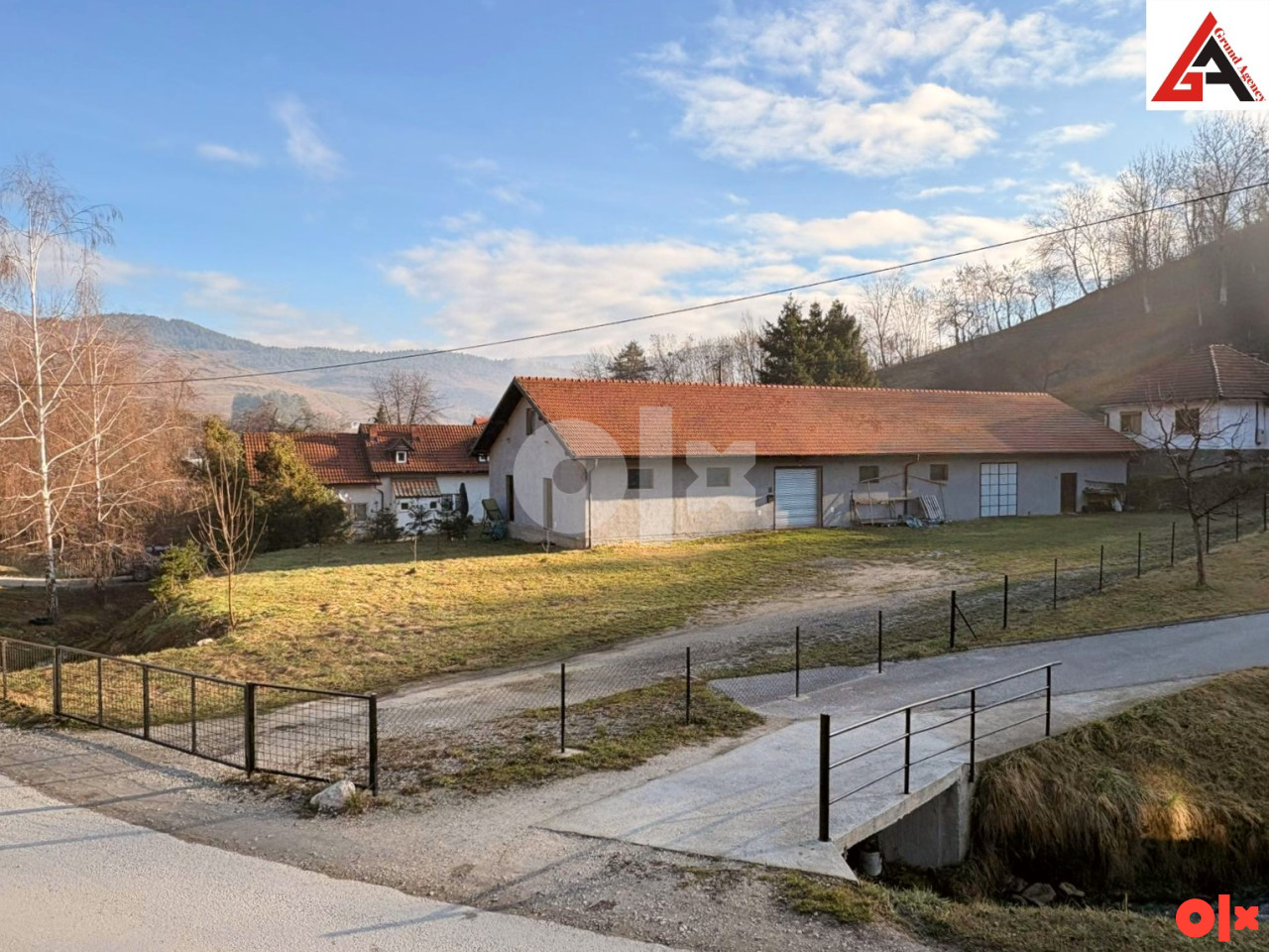 Poslovna zgrada 428 m2 sa 1477 m2 okućnice Sopotnica - Kakanj