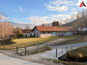 Poslovna zgrada 428 m2 sa 1477 m2 okućnice Sopotnica - Kakanj