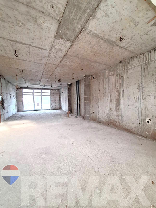 POSLOVNI PROSTOR -Lauš-kod Šiki marketa 159m2 2