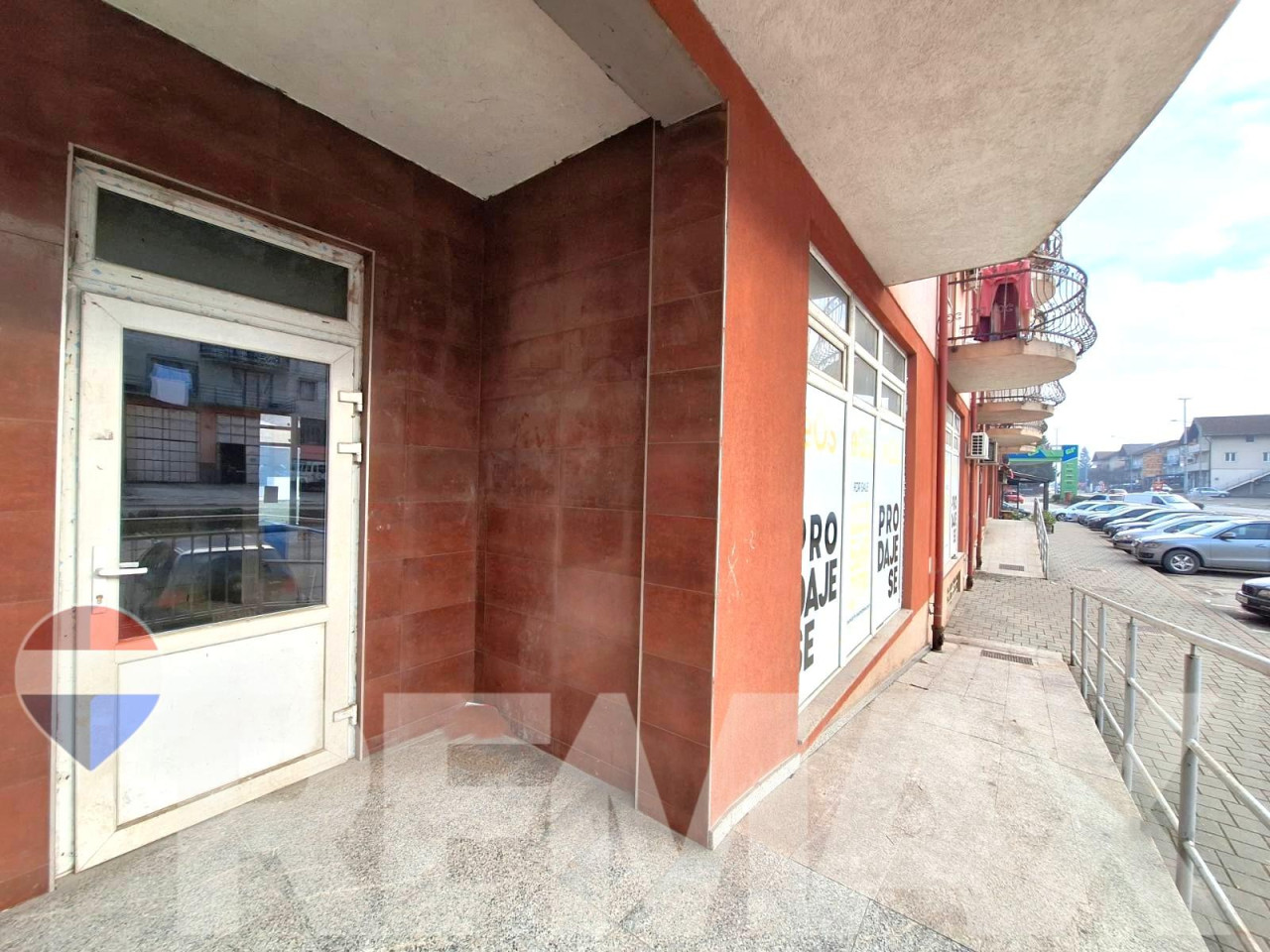 POSLOVNI PROSTOR -Lauš-kod Šiki marketa 159m2 3